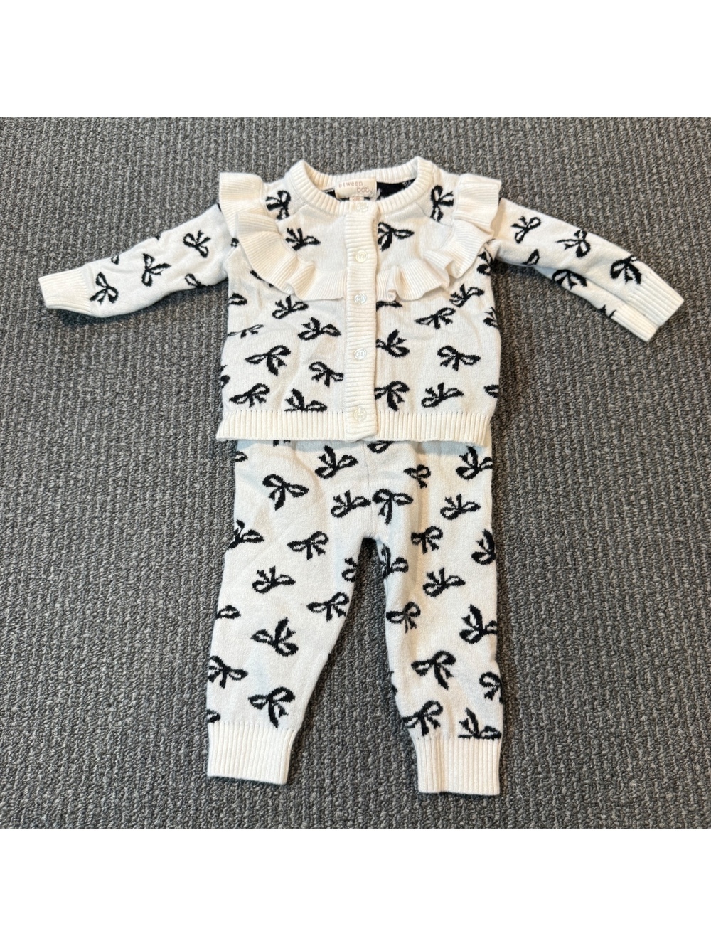 Btween Baby 3-6M White and Black Bow Knit Sweater and Pants Set